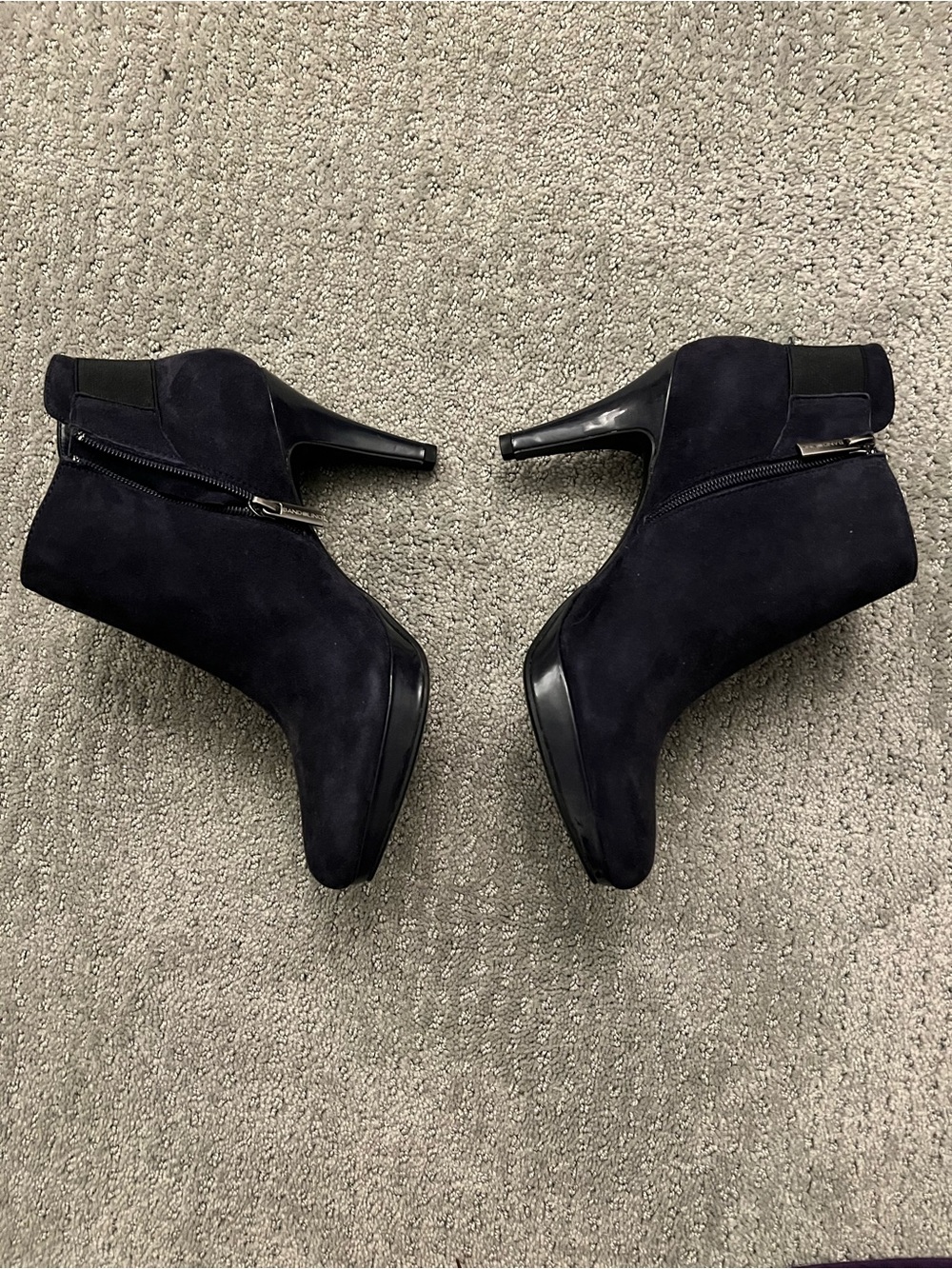 Bandolino Dark Purple Suede Leather Ankle Booties Size 9 1/2 3-Inch Heel NWOB